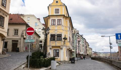 Eladó 4 szobás lakás, 4 szobás lakás, Bratislava - Staré Mesto, Szlová
