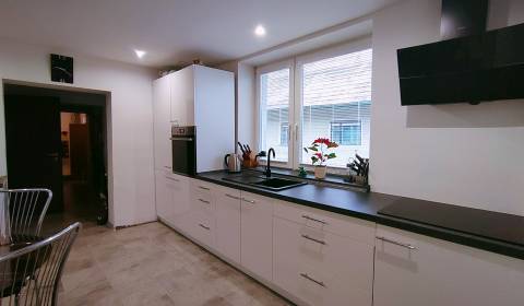 Eladó Családi ház, Családi ház, Púchov, Szlovákia