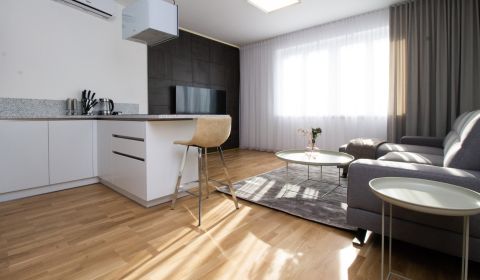 Kiadó 2 szobás lakás, 2 szobás lakás, Dunajská, Bratislava - Staré Mes