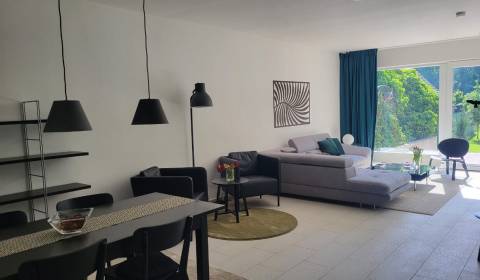 Kiadó Családi ház, Családi ház, Dunajská, Senec, Szlovákia