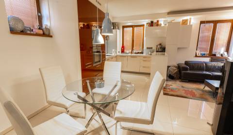 Eladó Családi ház, Családi ház, Osloboditeľská, Bratislava - Vajnory, 