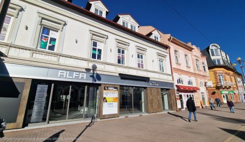 Kiadó Üzlethelység, Üzlethelység, Námestie sv. Egidia, Poprad, Szlovák