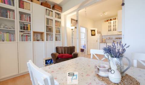 Eladó 3 szobás lakás, 3 szobás lakás, Na Hrebienku, Bratislava - Staré