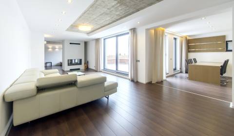 Kiadó 4 szobás lakás, 4 szobás lakás, Bárdošova, Bratislava - Nové Mes