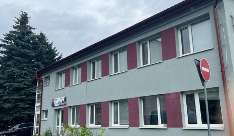 Kiadó Üzlethelység, Üzlethelység, Trieda SNP, Banská Bystrica, Szlovák
