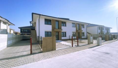 Eladó 3 szobás lakás, 3 szobás lakás, Veľké Úľany, Galanta, Szlovákia