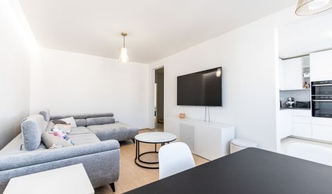 Kiadó 3 szobás lakás, 3 szobás lakás, Jégého, Bratislava - Ružinov, Sz