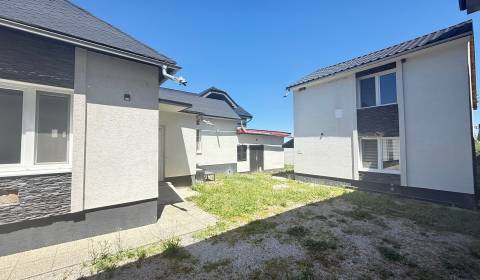 Eladó Családi ház, Családi ház, Topoľčany, Szlovákia