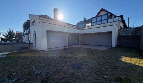 Eladó Családi ház, Családi ház, Bratislava - Nové Mesto, Szlovákia
