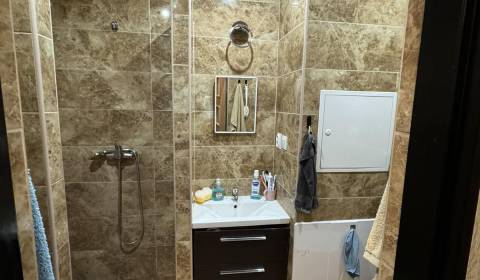 Eladó 3 szobás lakás, 3 szobás lakás, SNP, Levice, Szlovákia