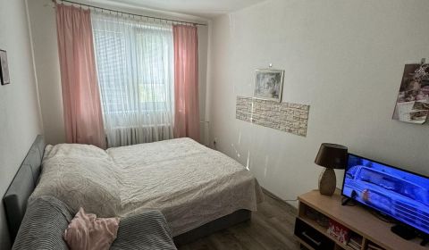 Eladó 3 szobás lakás, 3 szobás lakás, SNP, Levice, Szlovákia