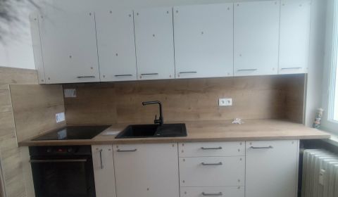 Kiadó 3 szobás lakás, 3 szobás lakás, Čadca, Szlovákia