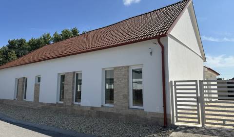 Eladó Üzlethelység, Üzlethelység, Komárno, Szlovákia