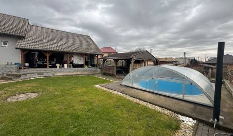 Eladó Családi ház, Családi ház, Veľký Krtíš, Szlovákia