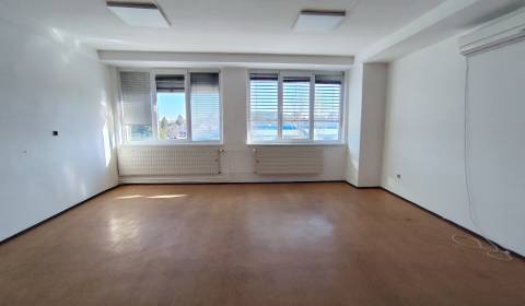 Kiadó Irodahelység, Irodahelység, Nitra, Szlovákia