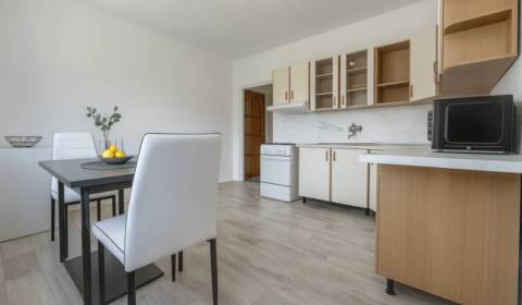 Kiadó 1 szobás lakás, 1 szobás lakás, Nové Zámky, Szlovákia