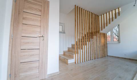 Eladó Családi ház, Családi ház, Baničova, Bratislava - Vajnory, Szlová