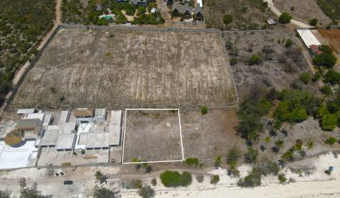 MAKUNDUCHI - TÖKÉLETES STRAND FÖLD