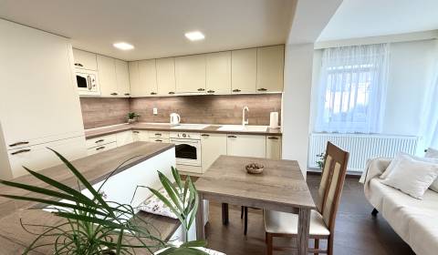 Eladó Családi ház, Családi ház, Hollého, Senica, Szlovákia