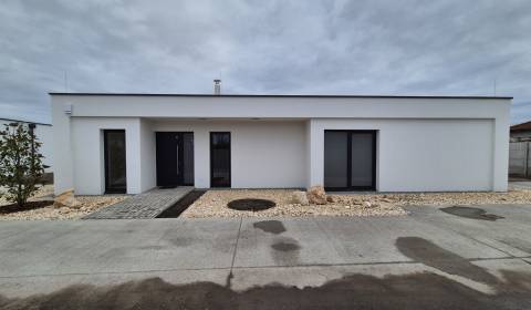 Eladó Családi ház, Családi ház, Veľké Blahovo, Dunajská Streda, Szlová