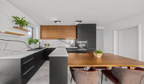 Eladó 4 szobás lakás, 4 szobás lakás, Žitná, Senec, Szlovákia