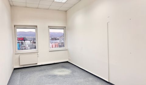 Raktárak és ipari épületek, Štrková, kiadó, Žilina, Szlovákia