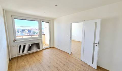 Eladó 3 szobás lakás, 3 szobás lakás, Hlohovec, Szlovákia