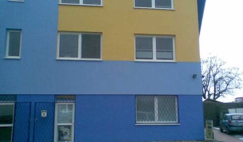 Irodahelység, Dvojkrížna, kiadó, Bratislava - Podunajské Biskupice, Sz