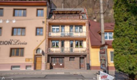 Eladó Családi ház, Családi ház, Trenčín, Szlovákia