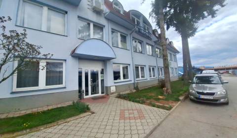 Kiadó Irodahelység, Irodahelység, Lieskovská cesta, Zvolen, Szlovákia