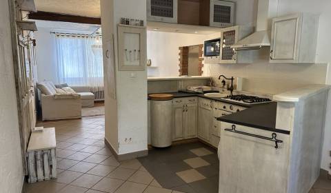 Eladó 3 szobás lakás, 3 szobás lakás, Damjanichova, Komárno, Szlovákia