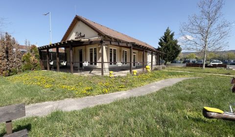 Eladó Üzlethelység, Üzlethelység, Malacky, Szlovákia