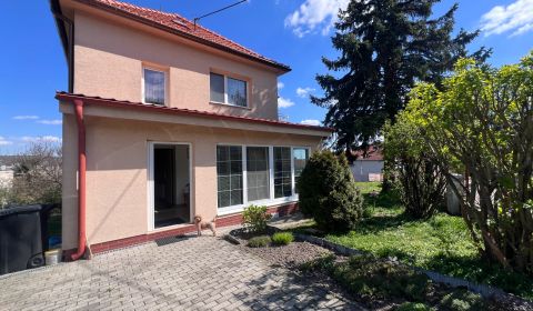 Eladó Családi ház, Családi ház, Brižitská, Bratislava - Dúbravka, Szlo