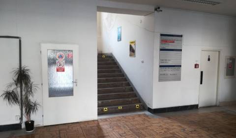 Kiadó Irodahelység, Irodahelység, Púchovská, Bratislava - Rača, Szlová