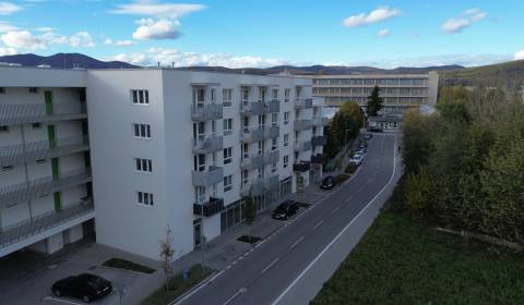 Kiadó Üzlethelység, Üzlethelység, Odevná, Trenčín, Szlovákia