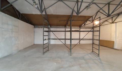 Kiadó Raktárak és ipari épületek, Raktárak és ipari épületek, Nitra, S