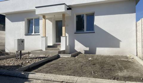 Eladó Családi ház, Családi ház, Hviezdna, Dunajská Streda, Szlovákia