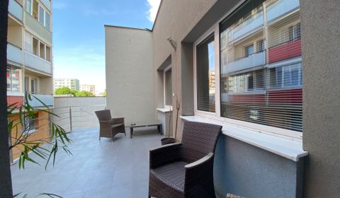 Kiadó Irodahelység, Irodahelység, Vladimíra Clementisa, Trnava, Szlová