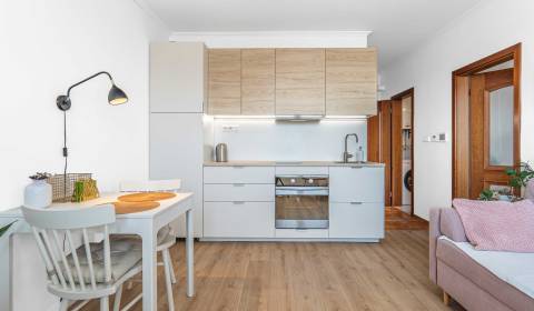 Eladó 2 szobás lakás, 2 szobás lakás, Hlbinná, Bratislava - Podunajské