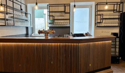 Kiadó Vendéglátóipari egység, Vendéglátóipari egység, Námestie slobody