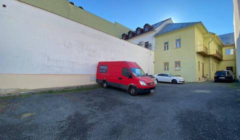 Kiadó Garázsok, Garázsok, Námestie sv. Egídia, Poprad, Szlovákia