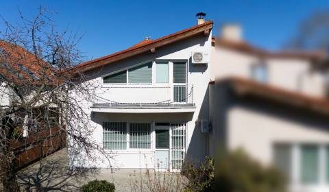 Kiadó Családi ház, Családi ház, Hattalova, Bratislava - Nové Mesto, Sz