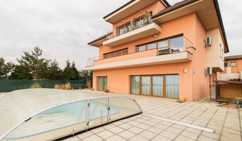 Kiadó 4 szobás lakás, 4 szobás lakás, Strážna, Bratislava - Nové Mesto