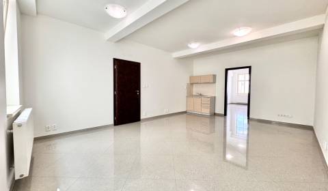 Irodahelység, kiadó, Žilina, Szlovákia