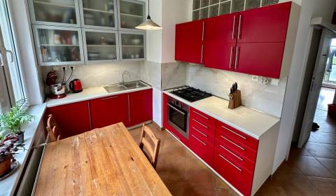 Eladó 3 szobás lakás, 3 szobás lakás, Višňová, Bratislava - Nové Mesto