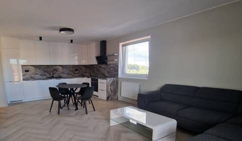 Kiadó 3 szobás lakás, 3 szobás lakás, Hviezdoslavova, Poprad, Szlováki