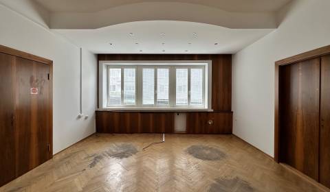 Kiadó Irodahelység, Irodahelység, Hlavná, Trnava, Szlovákia