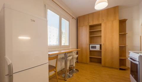 Kiadó 2 szobás lakás, 2 szobás lakás, Banská Bystrica, Szlovákia