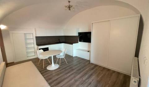 Kiadó Garzonlakás, Garzonlakás, Scherffelova, Poprad, Szlovákia