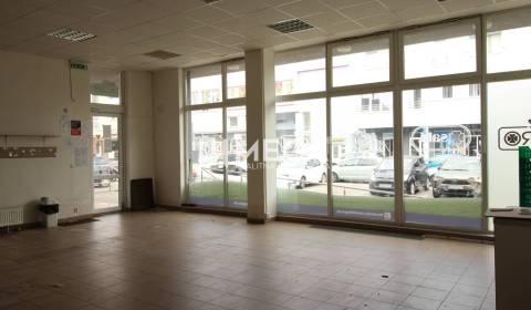 Kiadó Üzlethelység, Üzlethelység, Osloboditeľov, Humenné, Szlovákia
